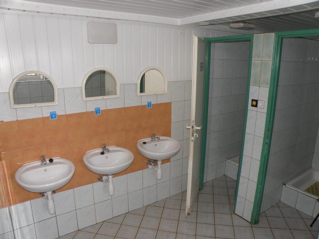 Szkolne Schronisko Mlodziezowe Zloty Widok Hostel Piechowice  Ngoại thất bức ảnh