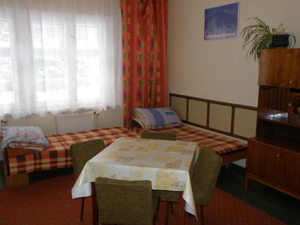 Szkolne Schronisko Mlodziezowe Zloty Widok Hostel Piechowice  Ngoại thất bức ảnh